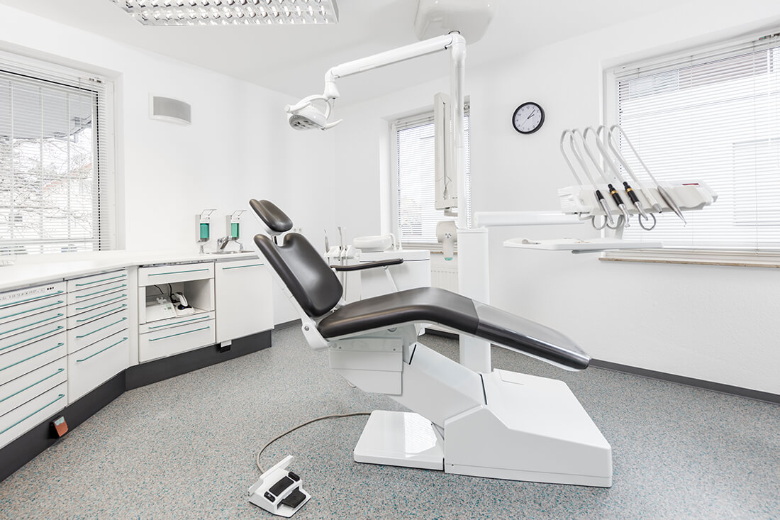 Zahnarzt Köln Rondorf - Tiddens - ein Behandlungszimmer der Praxis