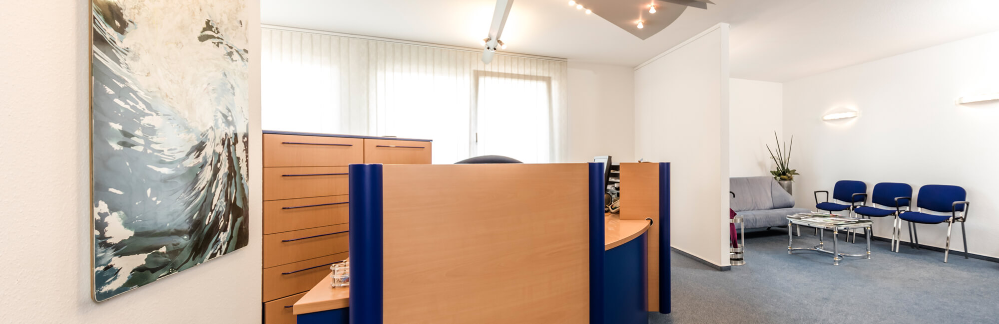 Zahnarzt Köln Rondorf – Tiddens – Empfangsbereich der Praxis Zahnarzt Köln Rondorf - Tiddens - Empfangsbereich der Praxis